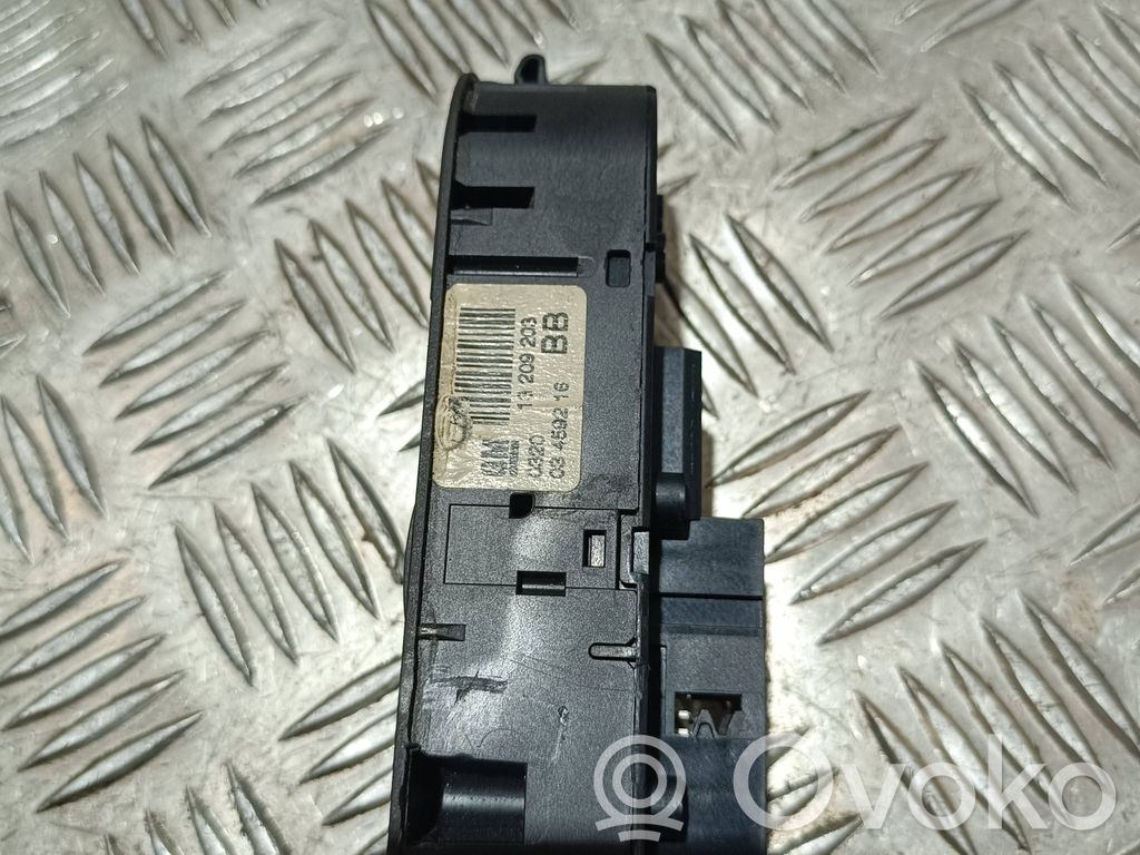 Opel Astra H Electric window control switch 