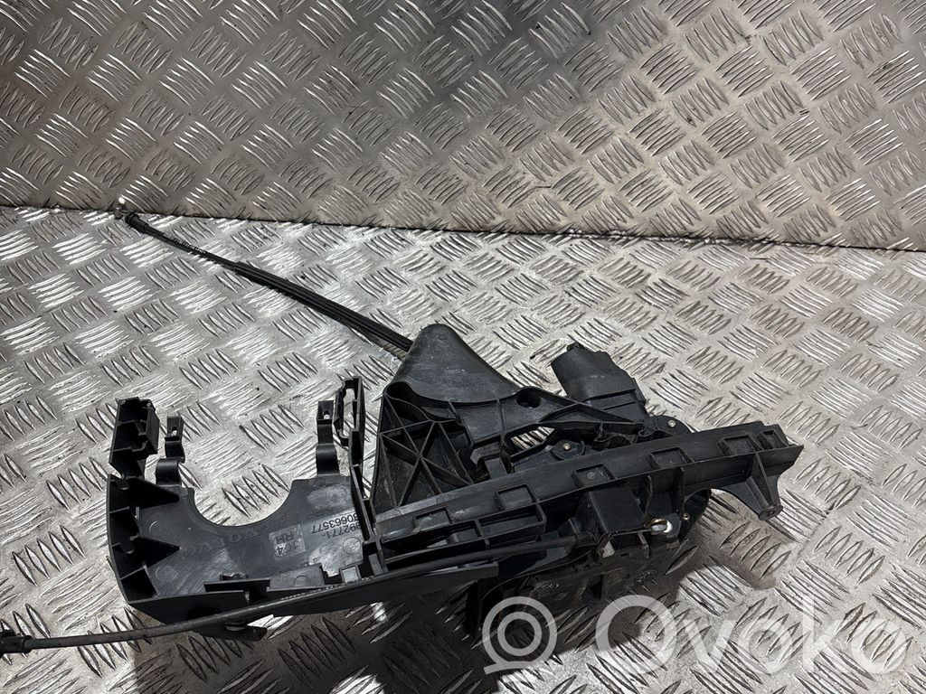 Volvo V50 Front door lock 