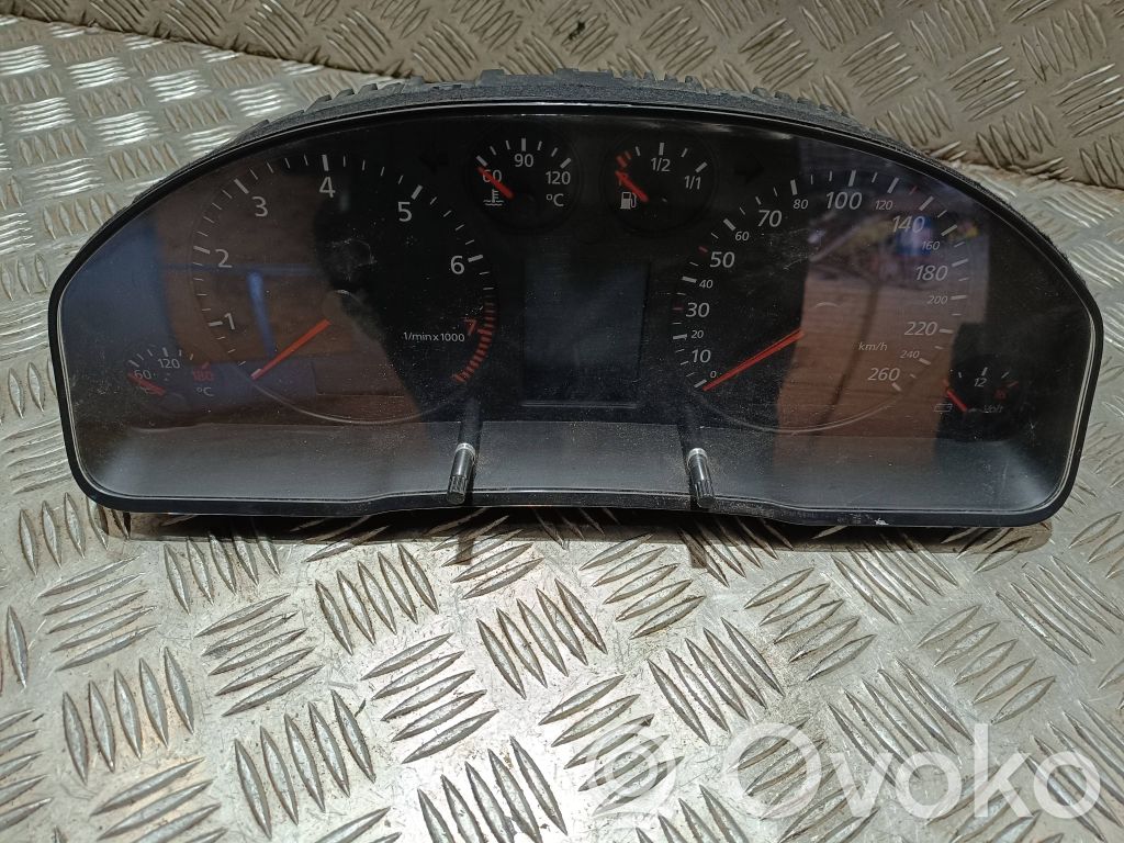 Audi A6 S6 C5 4B Tachimetro (quadro strumenti) 