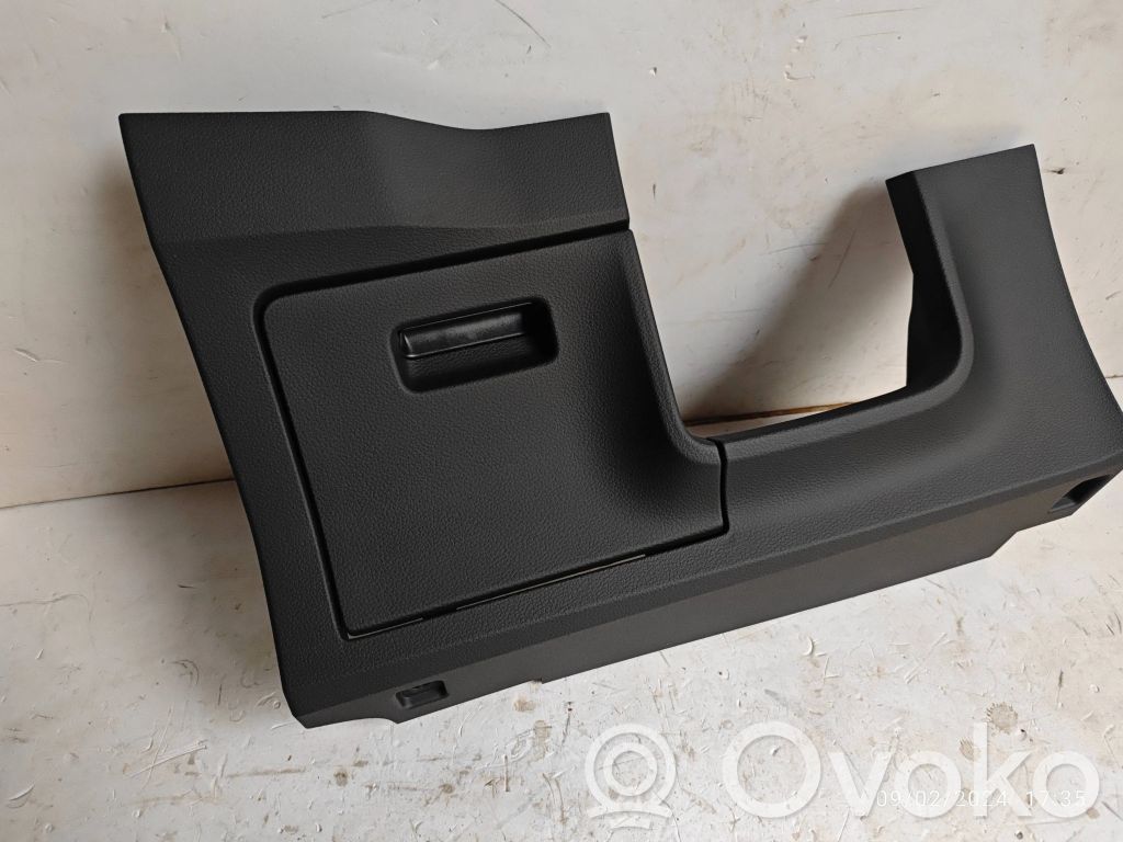 Audi e-tron Steering wheel column trim 