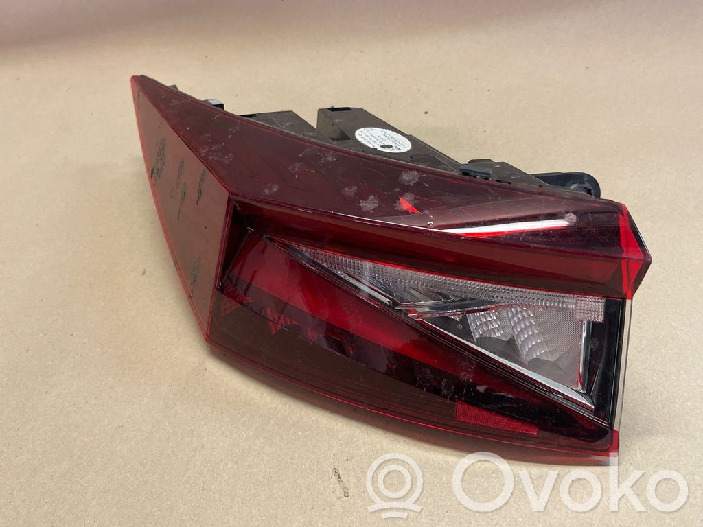 Lampa tylna   5LA945207E,00083310,2SD01478501