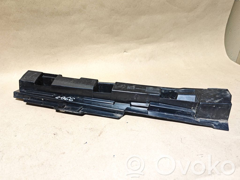 BMW 3 F30 F35 F31 Takapuskurin kannake 