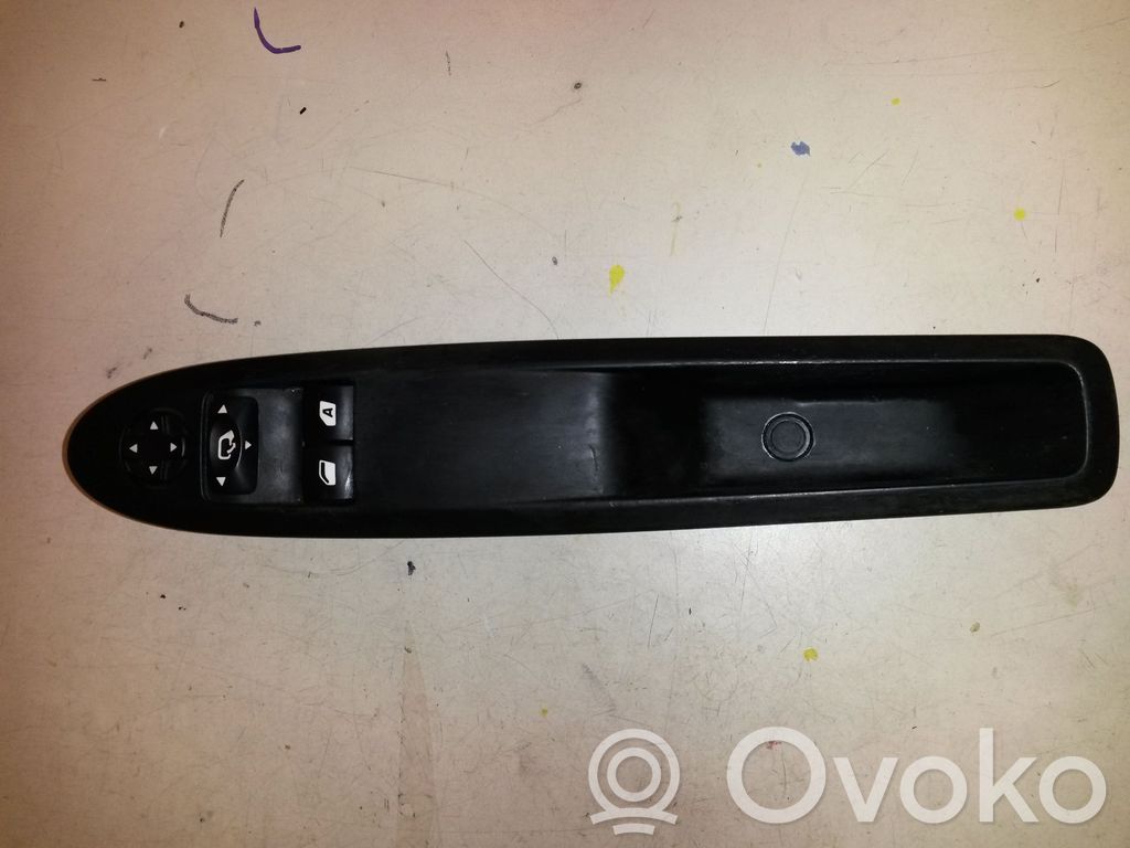 Citroen DS3 Electric window control switch 