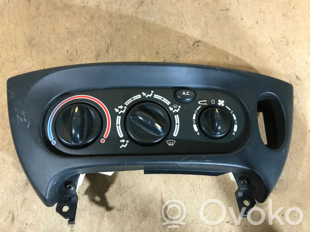 Renault Megane I Climate control unit 