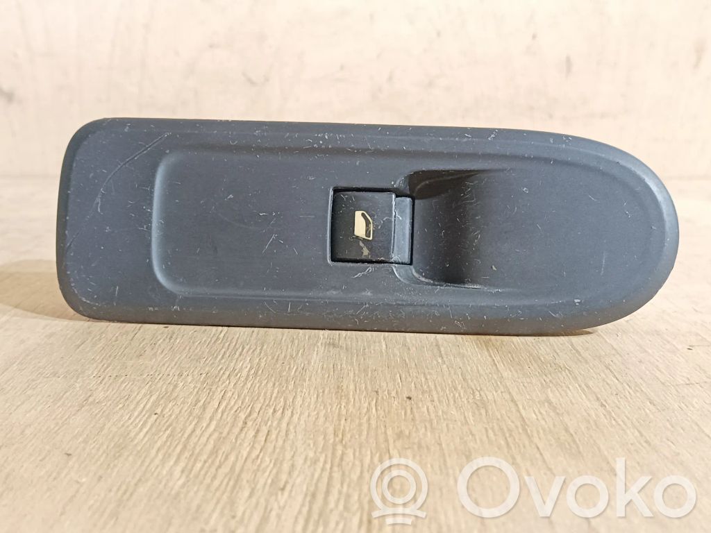 Electric window control switch   96661102XT,53269815,11688,42358