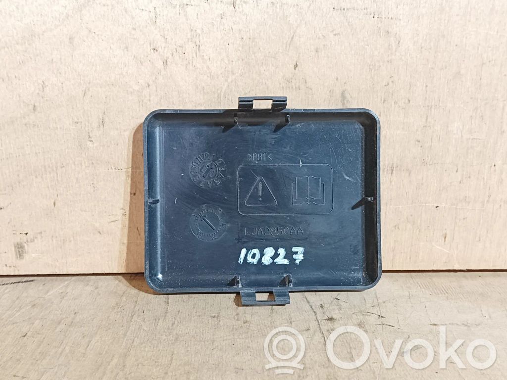 Jaguar XK8 - XKR Tapa de caja de fusibles 