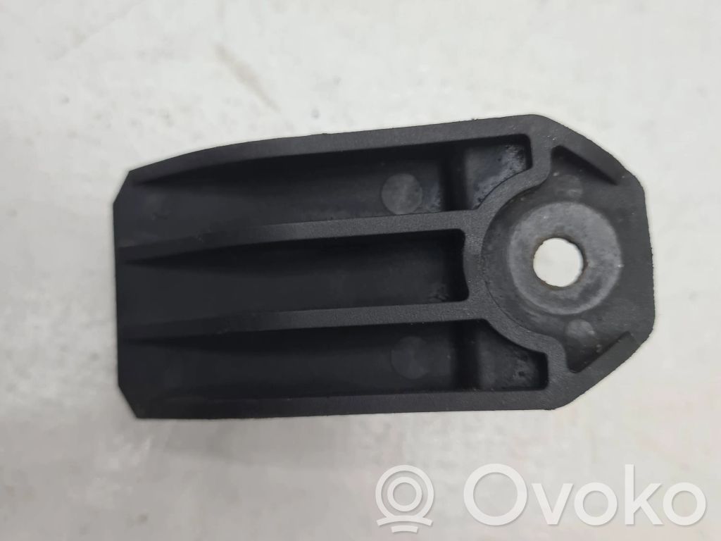 BMW 5 E39 Radiator support slam panel bracket 