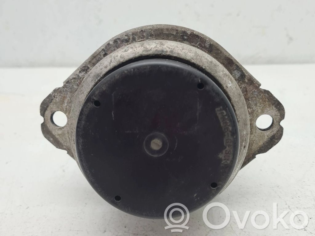 Engine mount bracket