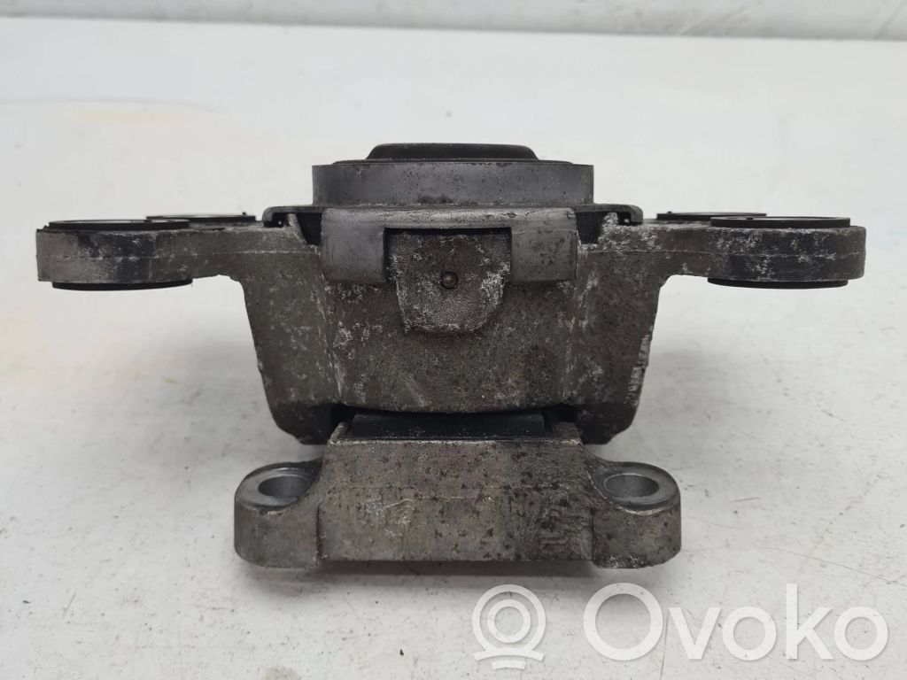 Volvo S80 Engine mount bracket 