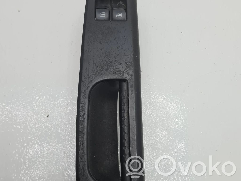 Volkswagen PASSAT B5 Comutator comandă geamuri electrice 