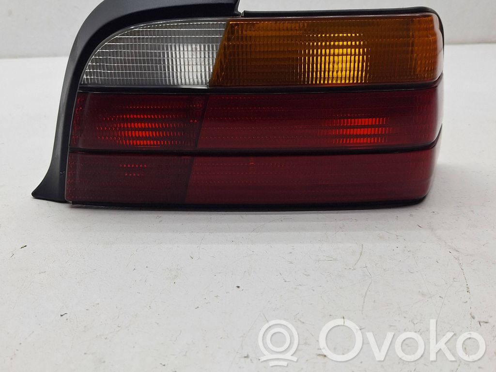 BMW 3 E36 Galinis žibintas kėbule 