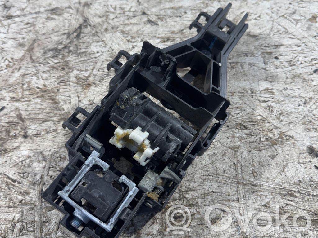 Chrysler Pacifica Manecilla externa puerta trasera 