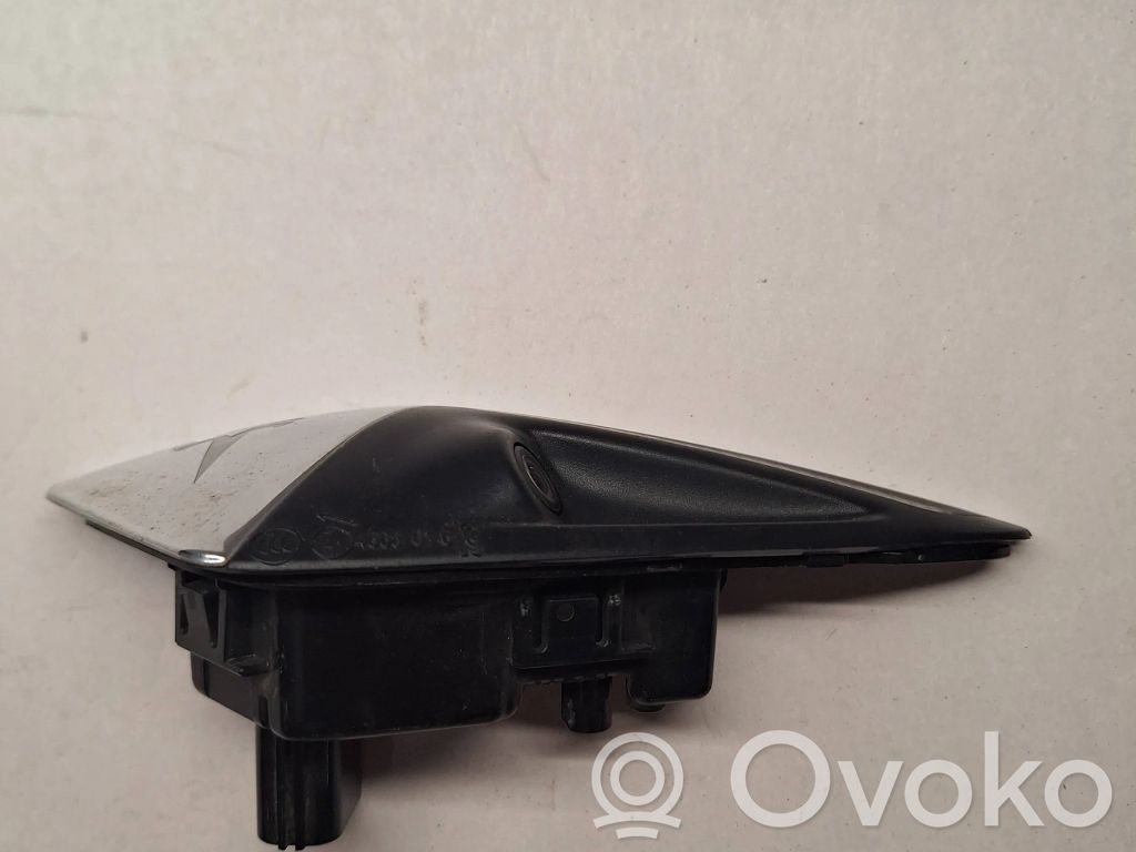 Tesla Model Y Front fender indicator light 