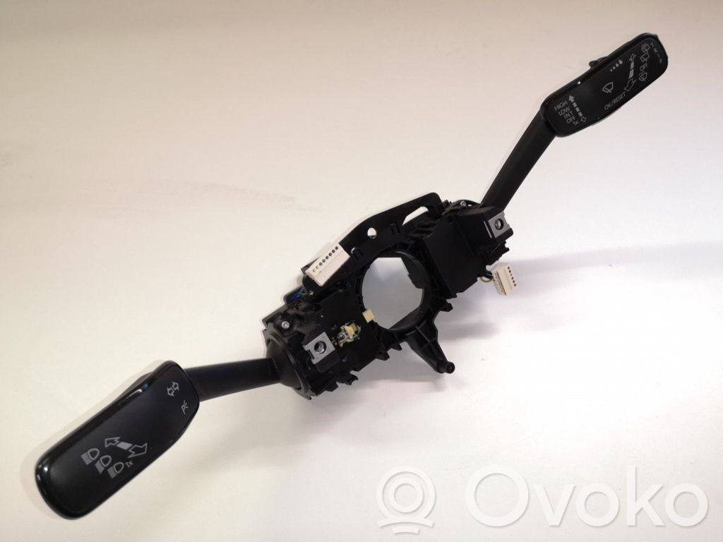 Volkswagen Golf VII Wiper turn signal indicator stalk/switch 
