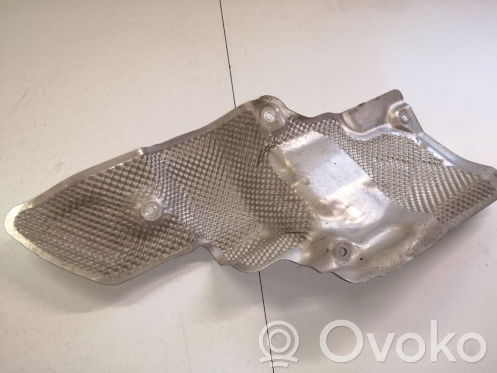 Volkswagen Golf VII Ohjauksen hammastangon kannake 