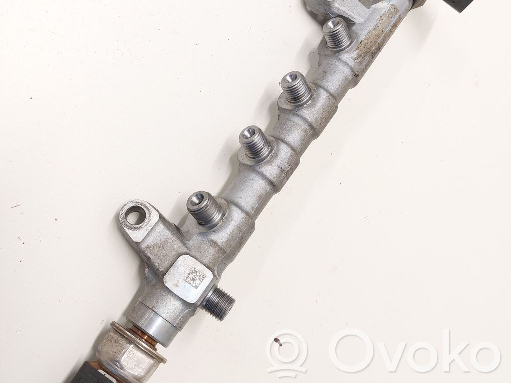 Audi A5 Sportback 8TA Fuel distributor 