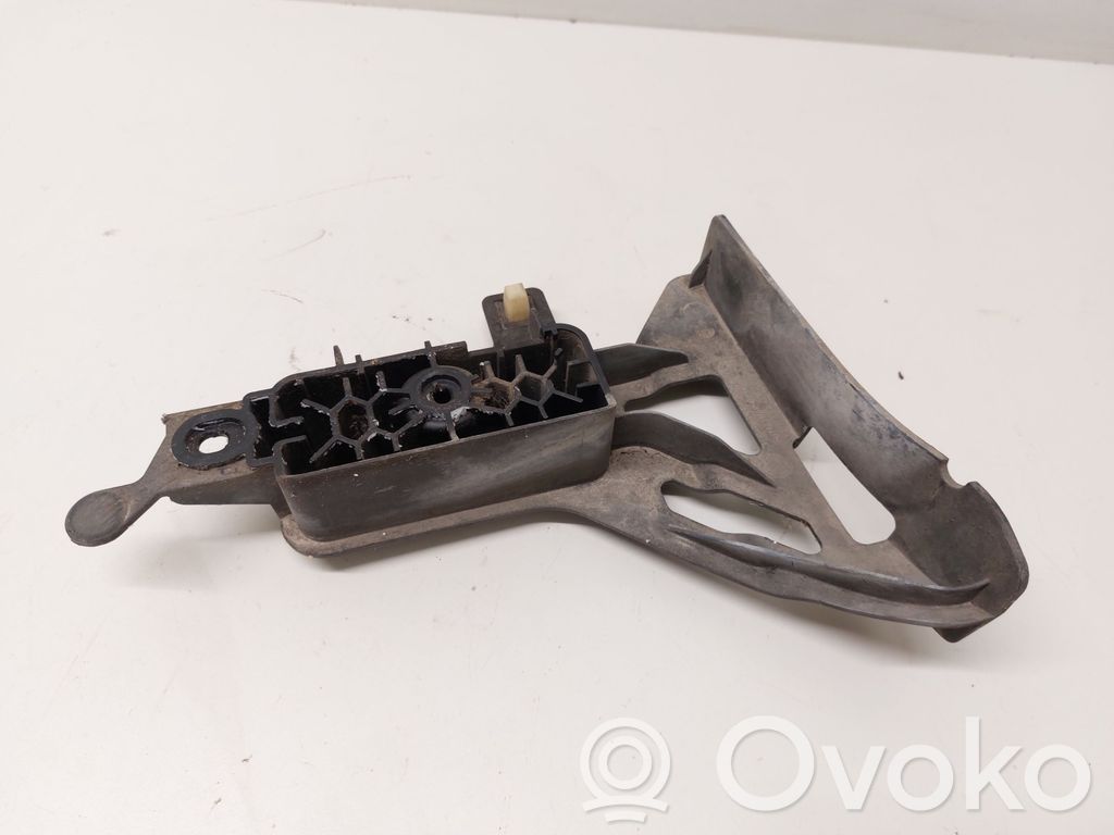 Porsche Cayenne (92A) Jacking socket point 