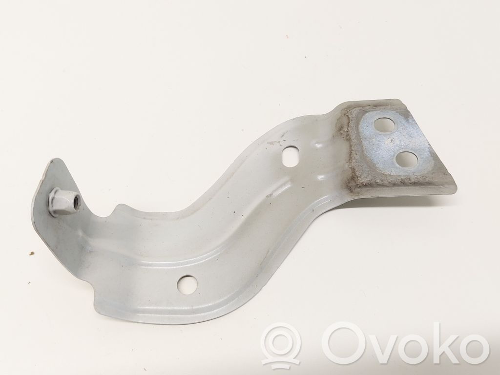 Fender mounting bracket   575821431