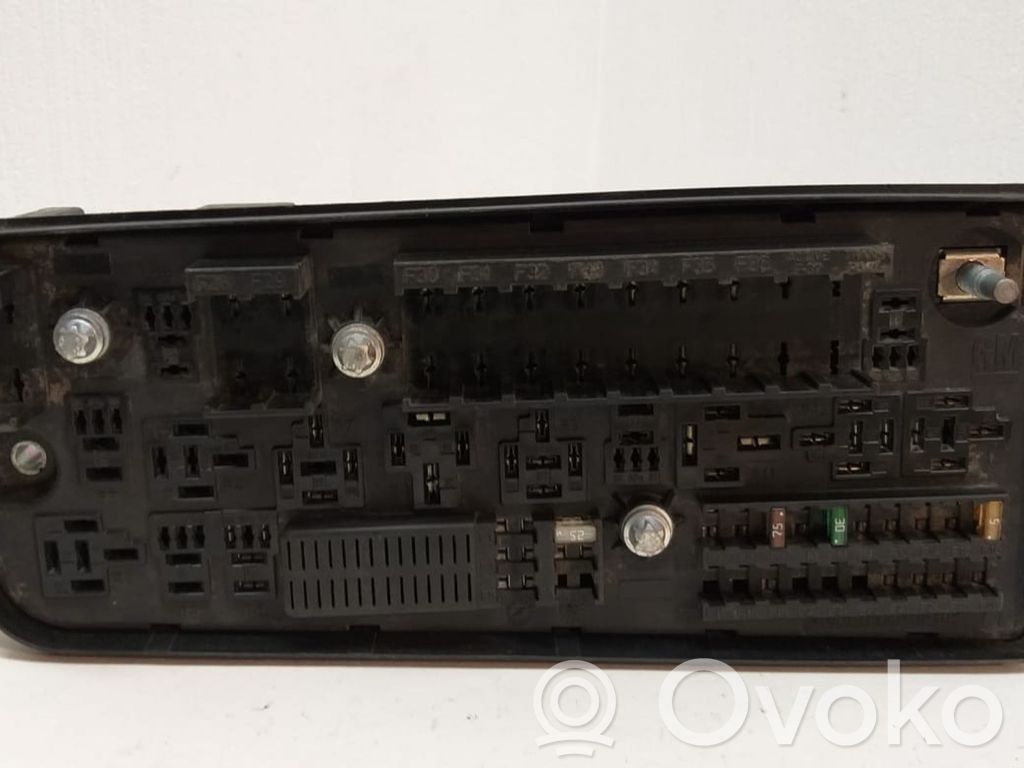 Opel Vectra C Module de fusibles 