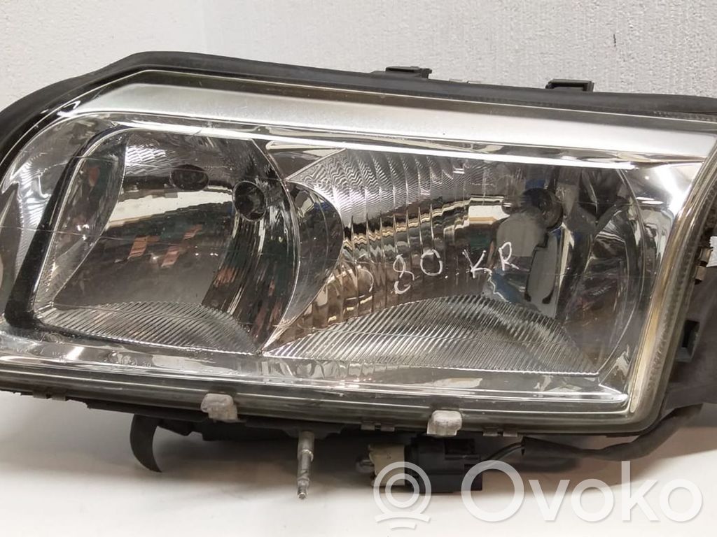 Scheinwerfer   89900248,30698861
