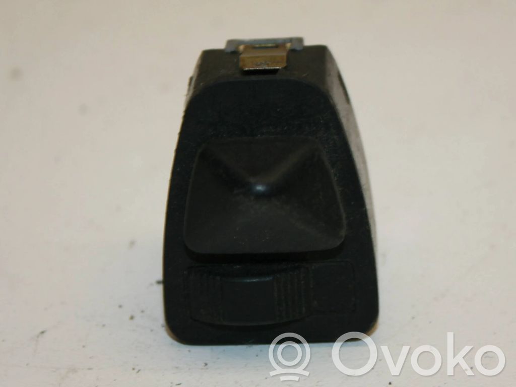 Wing mirror switch   53369