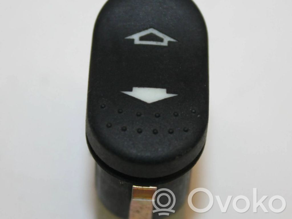 Ford Focus Interruptor del elevalunas eléctrico 