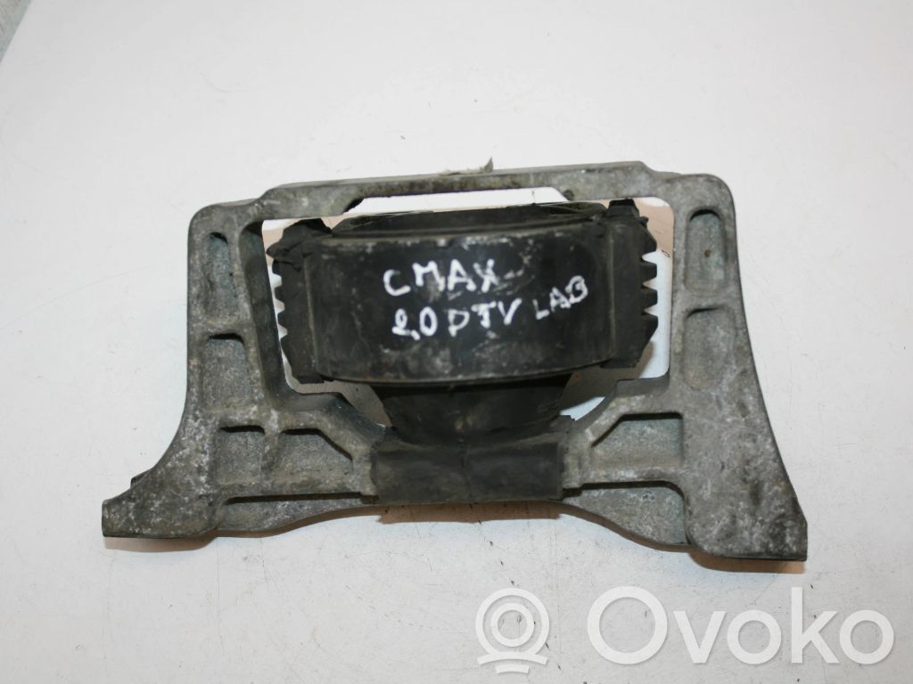 Engine mount bracket