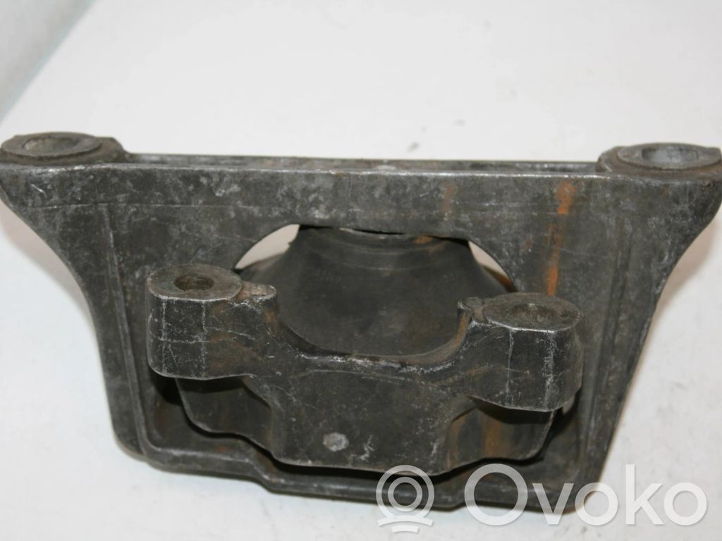 Ford Focus Engine mount bracket 