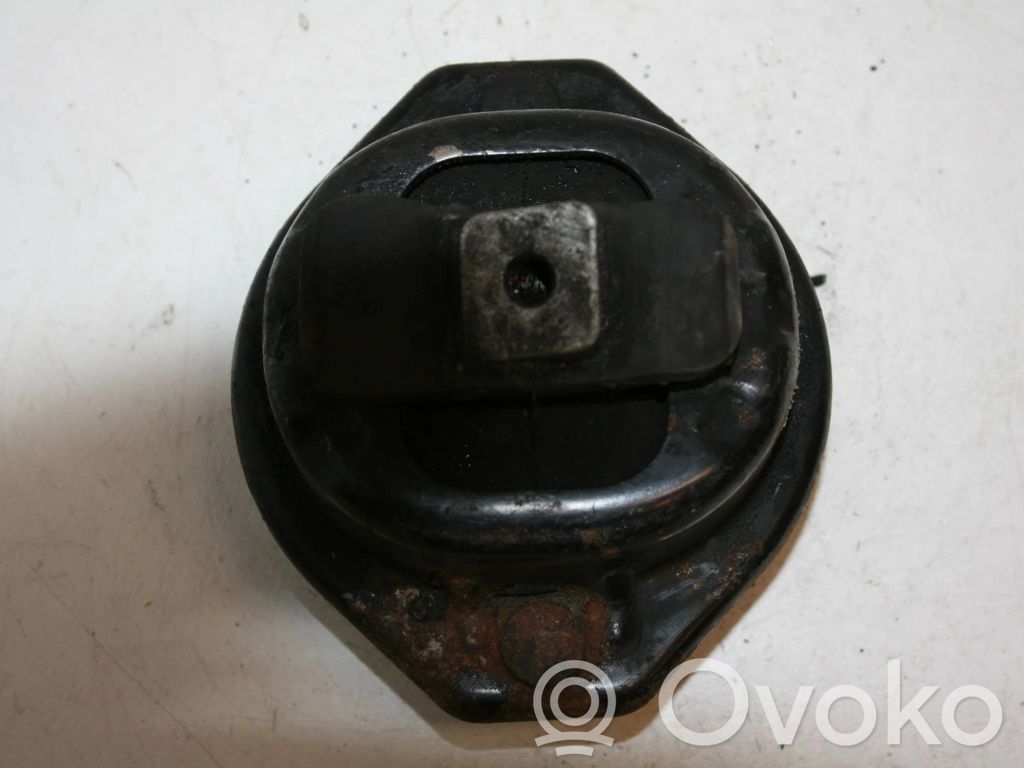 Engine mount bracket   67560901,HLS62,01032004