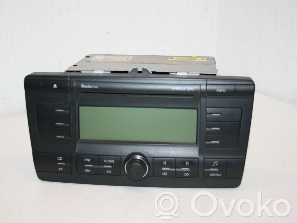 Panel / Radioodtwarzacz CD/DVD/GPS   1Z0035161C,10R032432,T0T0030920,SKZ7Z3F0030920