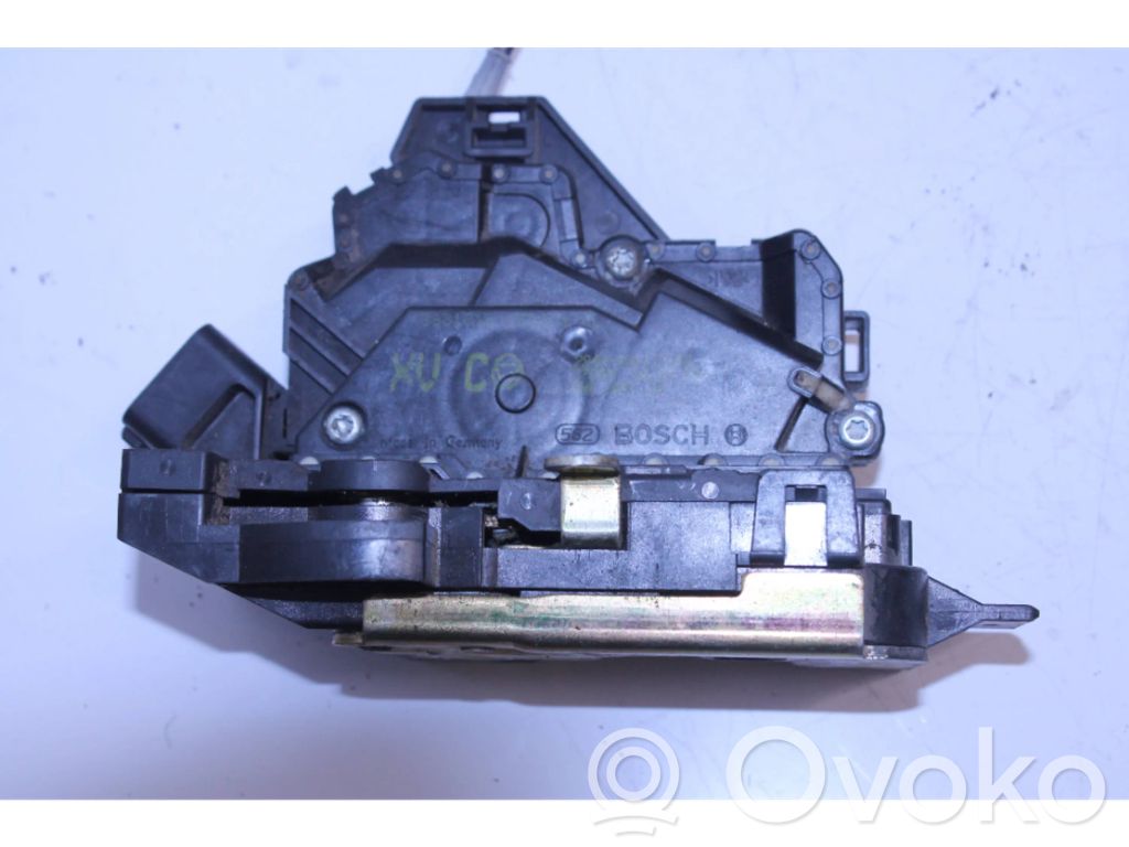 Ford Focus Priekšpusē slēdzene 