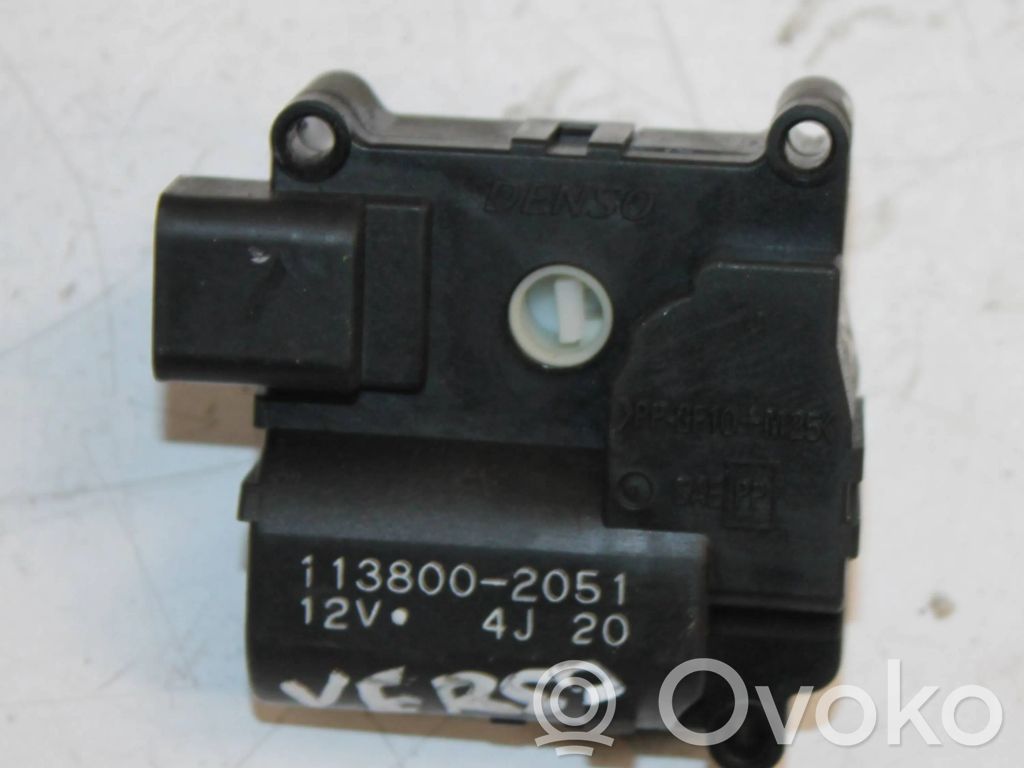 Toyota Corolla Verso E121 Motor/activador trampilla de calefacción 