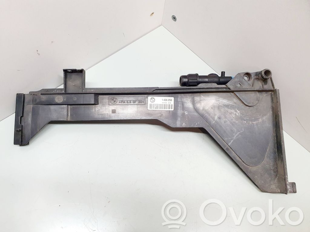 BMW 3 E46 Sivujäähdyttimen tuen suojapaneeli 