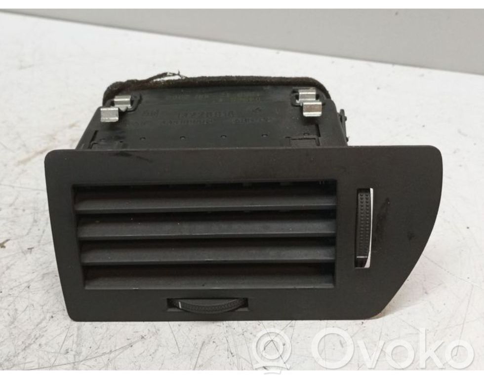 Opel Astra H Griglia di ventilazione centrale cruscotto 