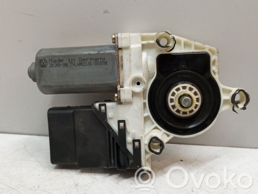 Volkswagen Golf IV Silniczek podnoszenia szyby drzwi tylnych 