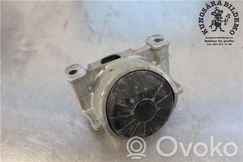 Audi A5 8T 8F Engine mount bracket 