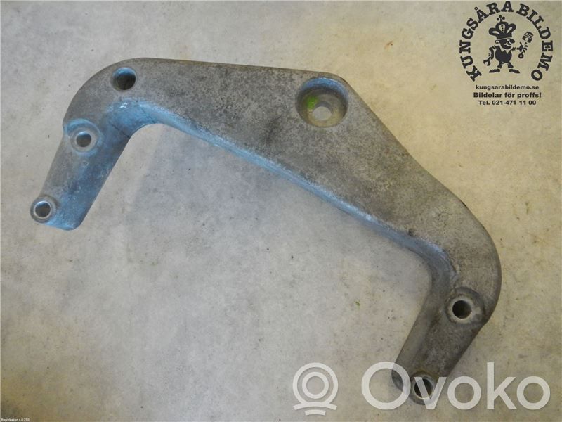Saab 9-5 Engine mounting bracket 