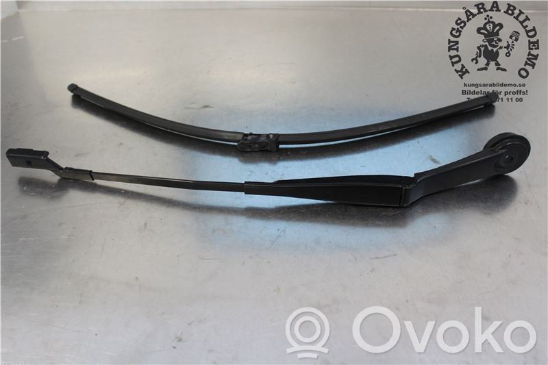 Ford Focus Front wiper blade arm 