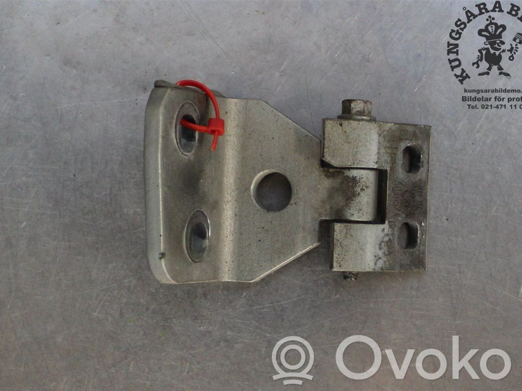 BMW X3 E83 Front door lower hinge 
