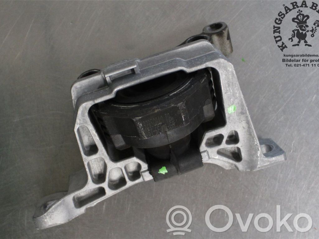 Ford Kuga II Engine mounting bracket 
