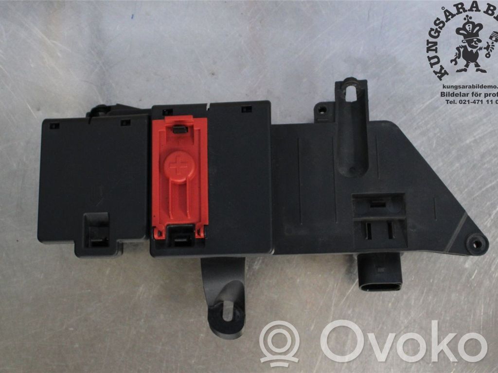 Audi Q7 4M Fuse module 