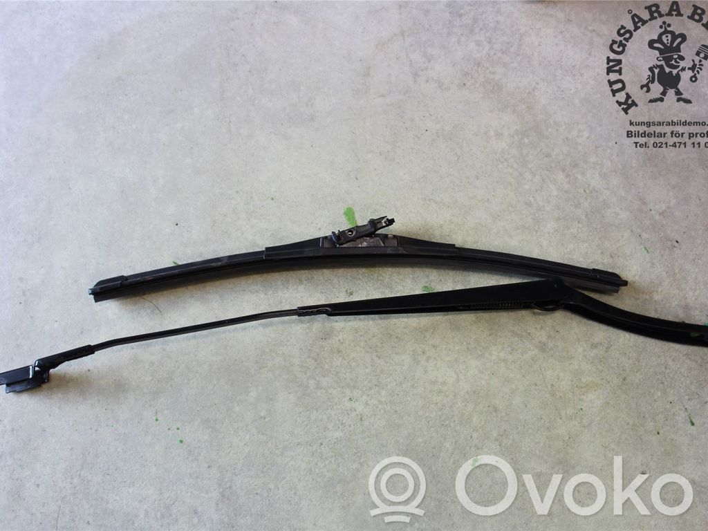 Ford Focus Front wiper blade arm 