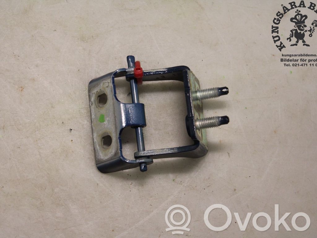 Tailgate/trunk/boot hinge   1747418,CM5142901AF