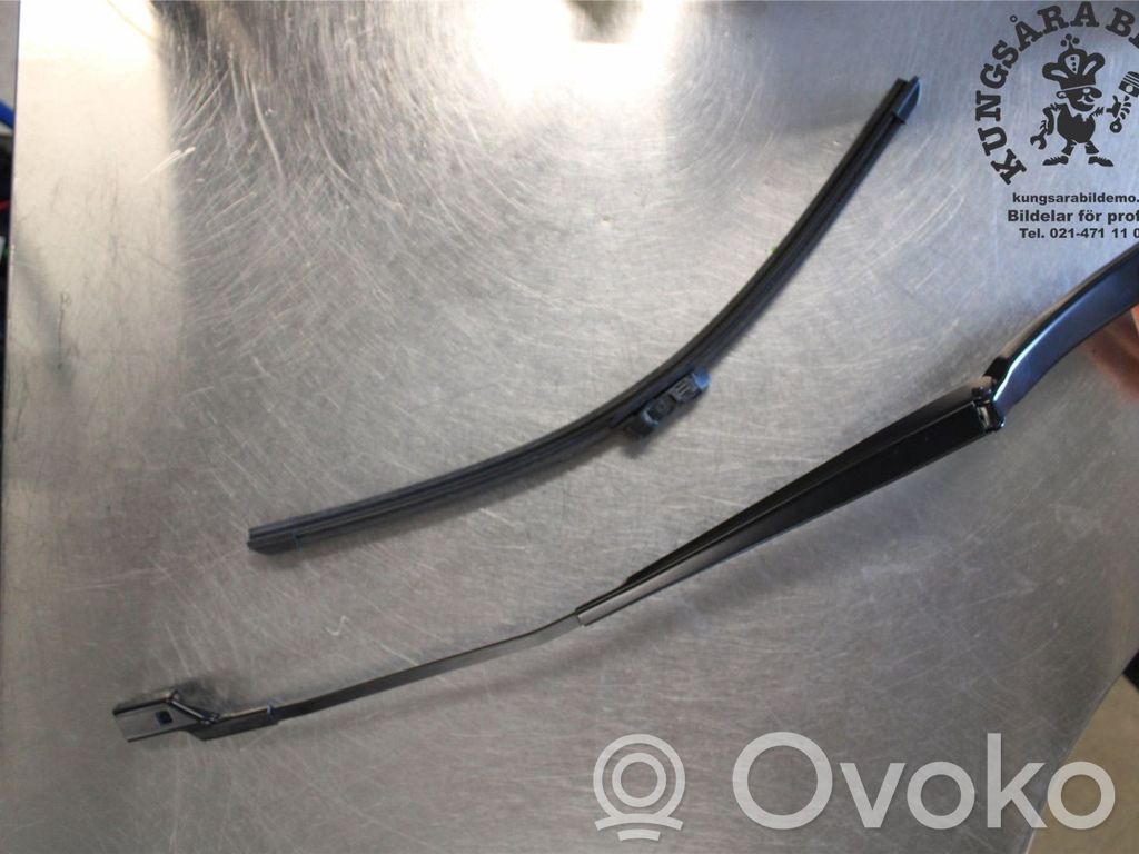 Ford Focus Front wiper blade arm 