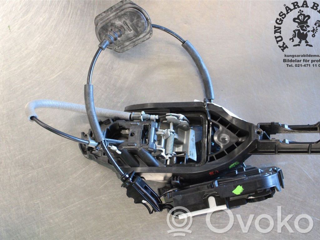 Ford Focus Takaoven lukko 