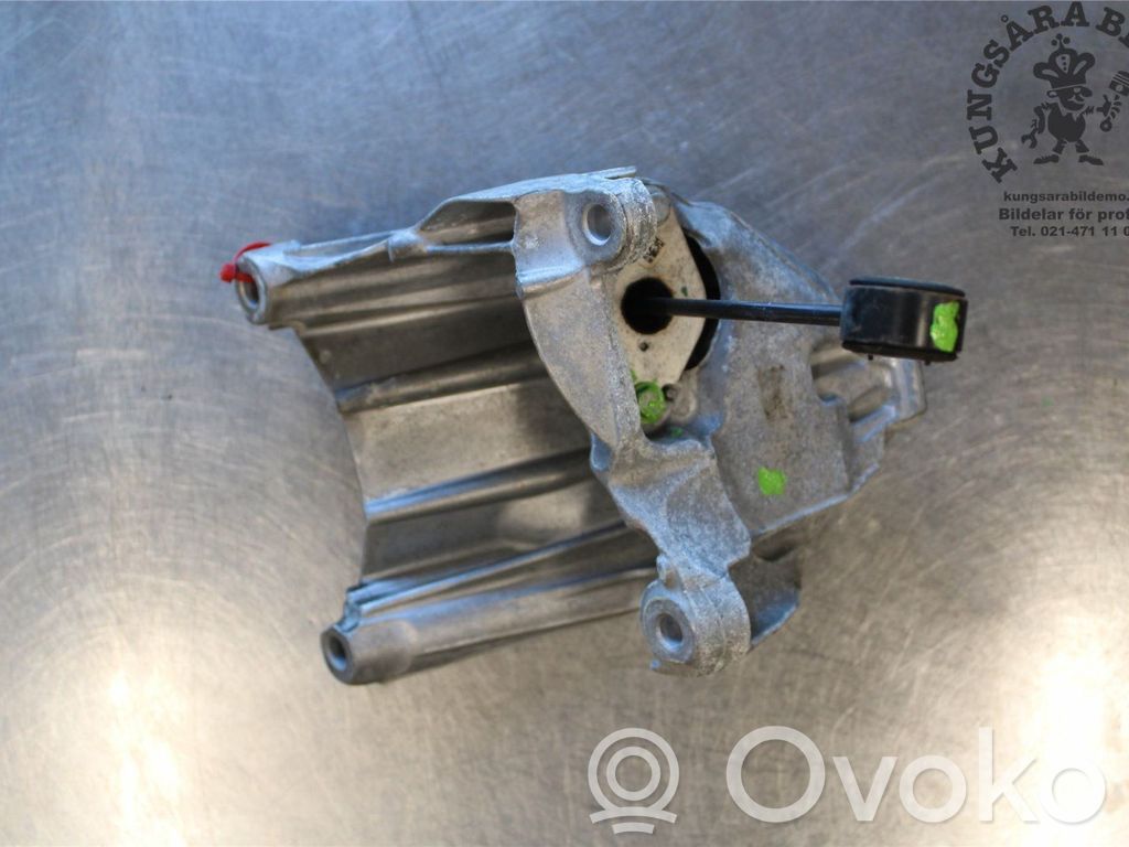 Audi Q5 SQ5 FY Engine mounting bracket 