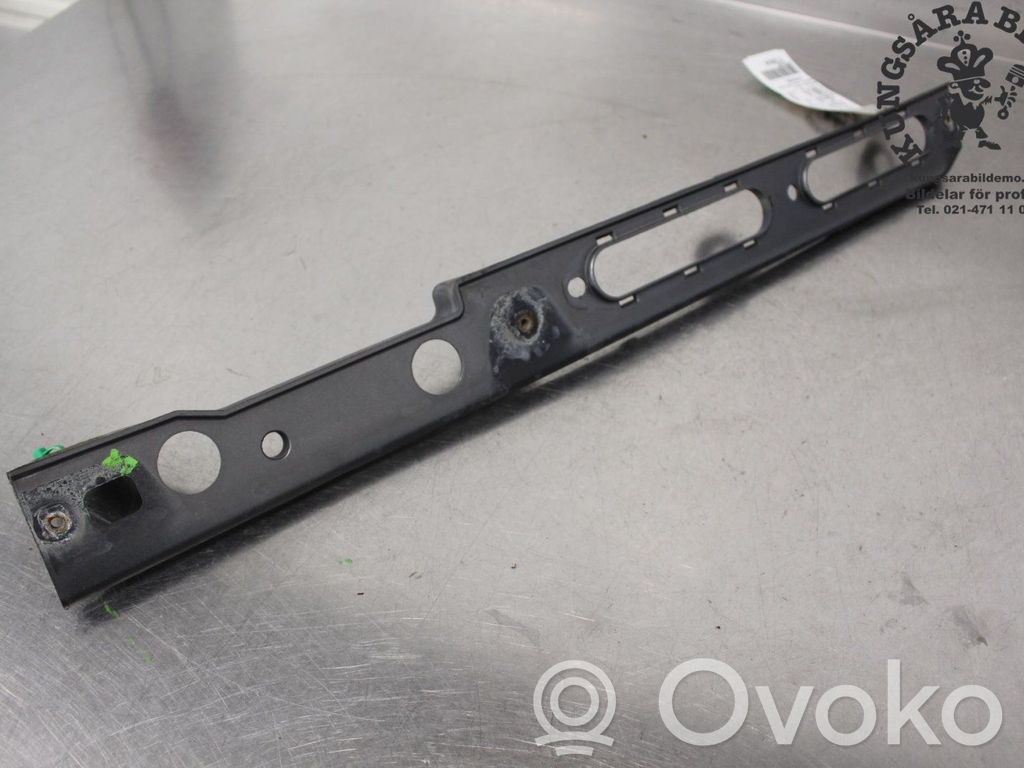 Land Rover Range Rover Sport L494 Uchwyt / Mocowanie błotnika przedniego 