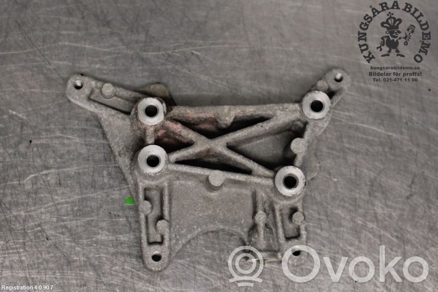 Jeep Compass Engine mounting bracket 