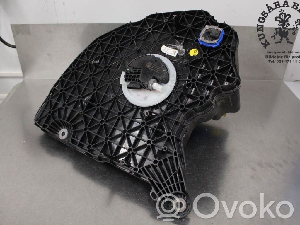 Audi A4 S4 B9 8W Zbiornik płynu AdBlue 