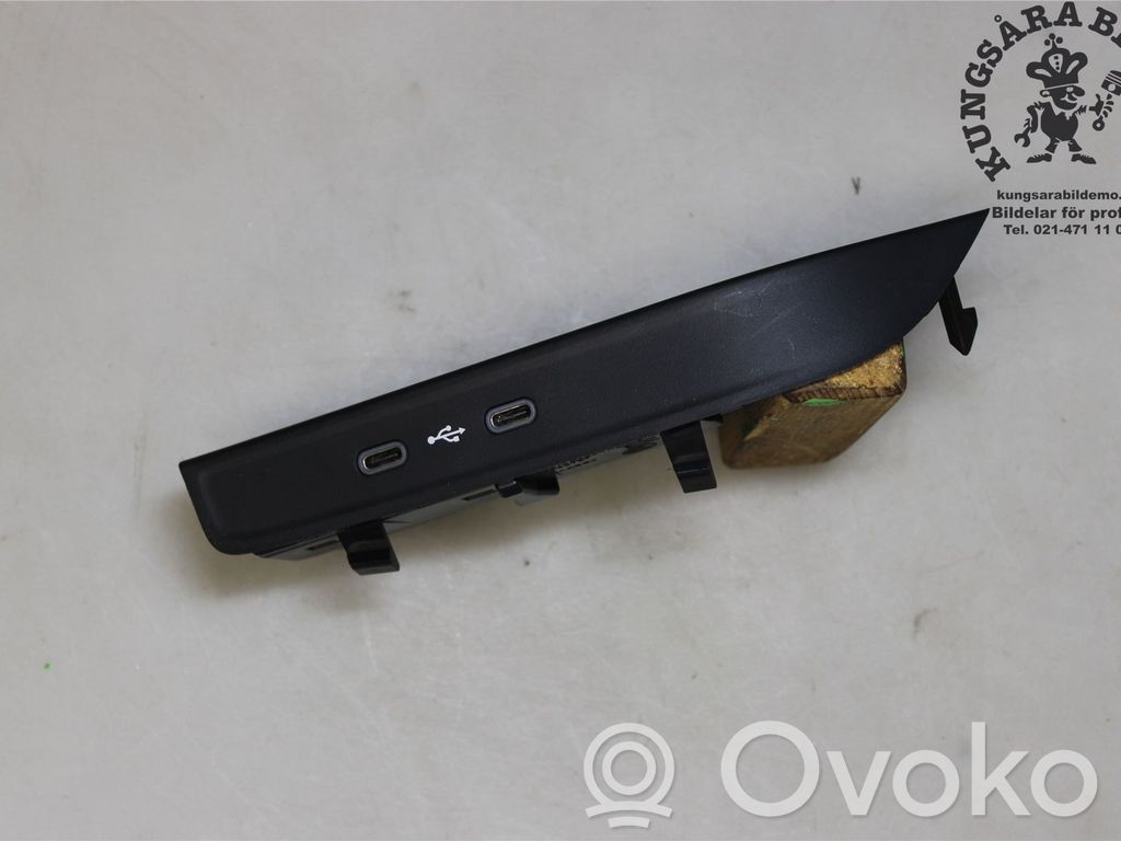 Skoda Kamiq USB-pistokeliitin 